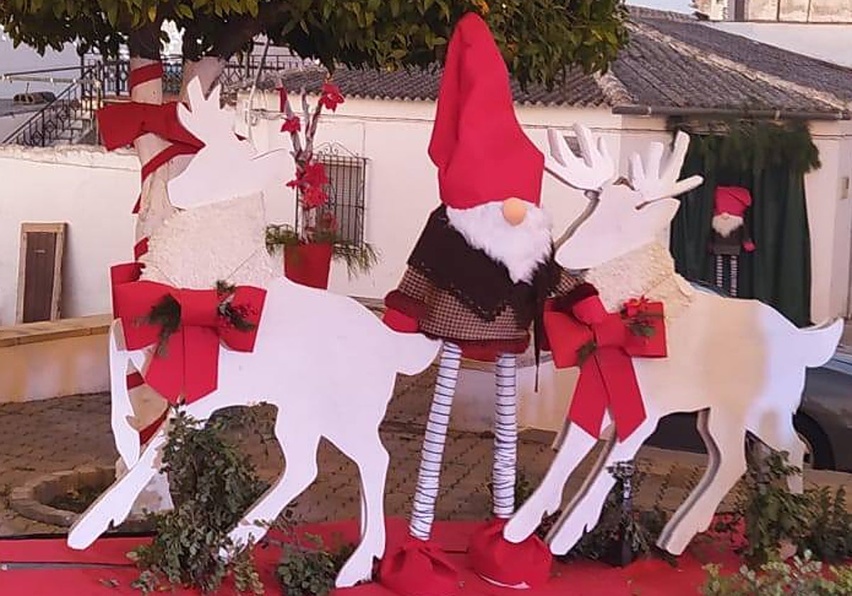 Algunos de los gnomos que se han hecho y colocado en Morante (Bujalance)