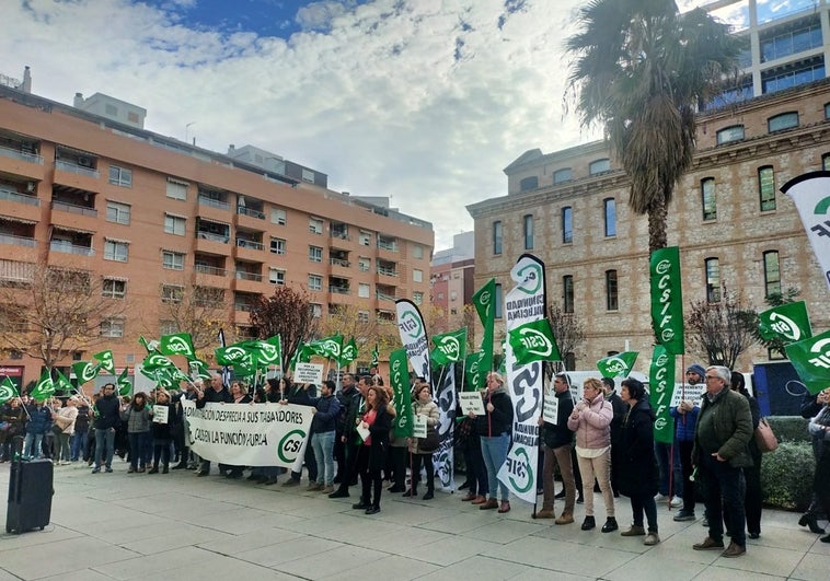 Protestas contra la Generalitat Valenciana por «despreciar» a los funcionarios y crear «una administración paralela»