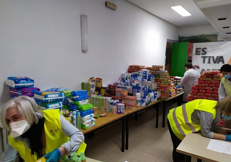 Cuarenta y tres familias de Mora se benefician de ayudas sociales esta Navidad gracias al cheque solidario