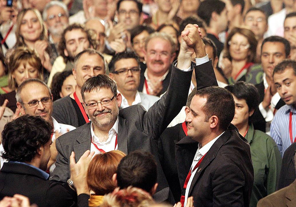 Imagen de Ximo Puig y Jorge Alarte en el XI Congreso del PSPV-PSOE celebrado en septiembre de 2008