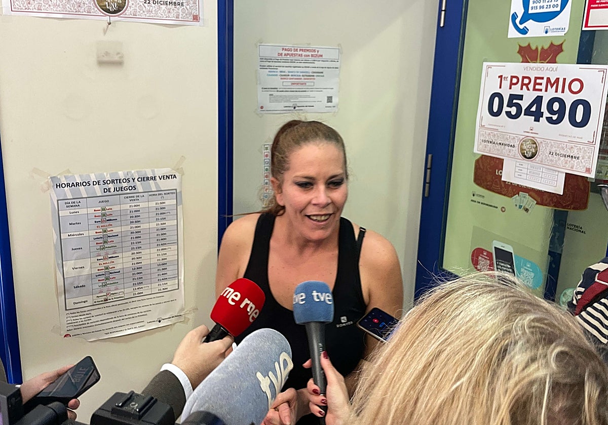 Sonia, una de las empleadas de la churrería Amanecer de Roquetas de Mar, que ha compartido el Gordo.