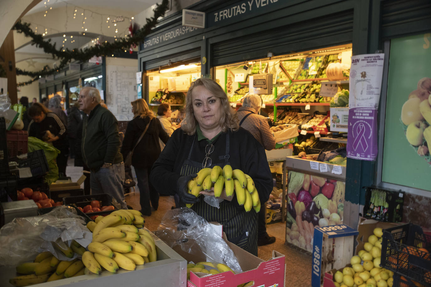 Las compras para la cena de Nochebuena en Córdoba, en imágenes