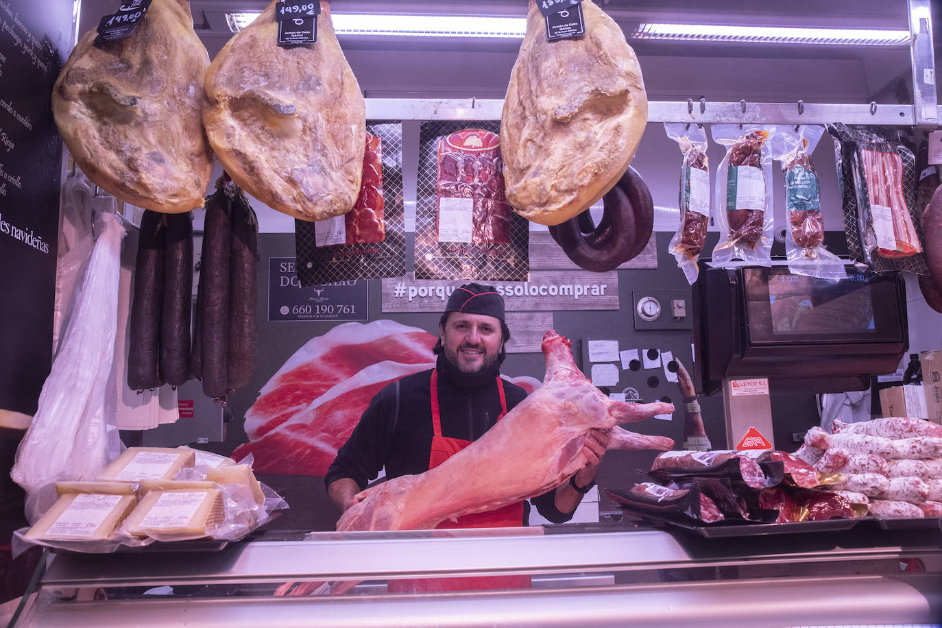 Las compras para la cena de Nochebuena en Córdoba, en imágenes