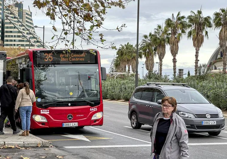 Quince ciudades valencianas deben restringir el tráfico en 2023 por la nueva zona de bajas emisiones