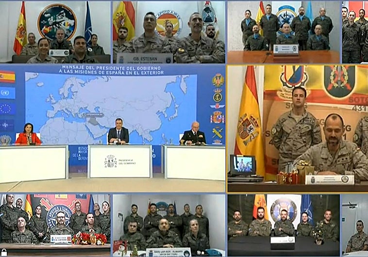 Sánchez, a las tropas en el exterior: «En un contexto tan complejo, vuestra labor ha estado a la altura»