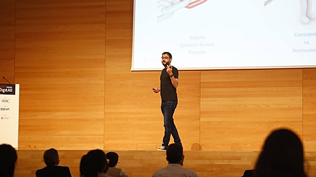 Sergio Santos, durante la charla que dio en el acto de entrega de los premios DigitAll