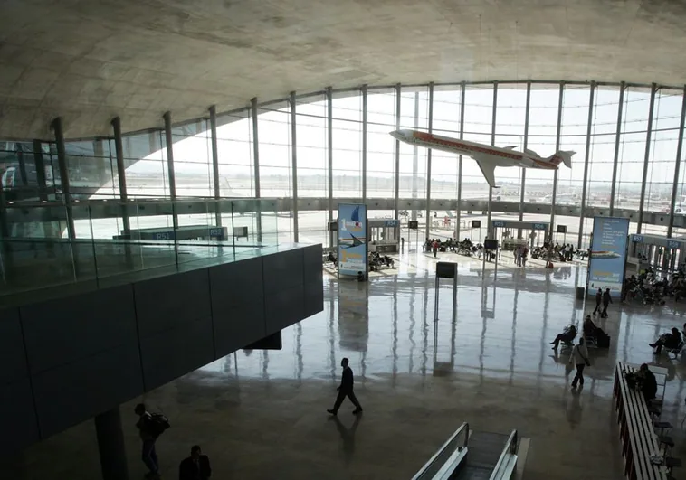 Viajar a Valencia está de moda: las nuevas rutas del aeropuerto de Manises para 2023