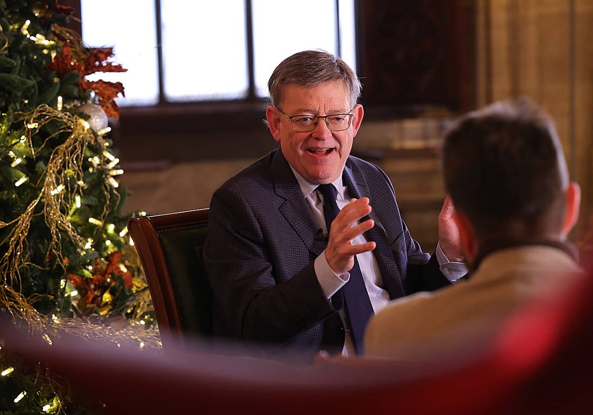 Imagen del presidente de la Generalitat Valenciana, Ximo Puig, durante una entrevista