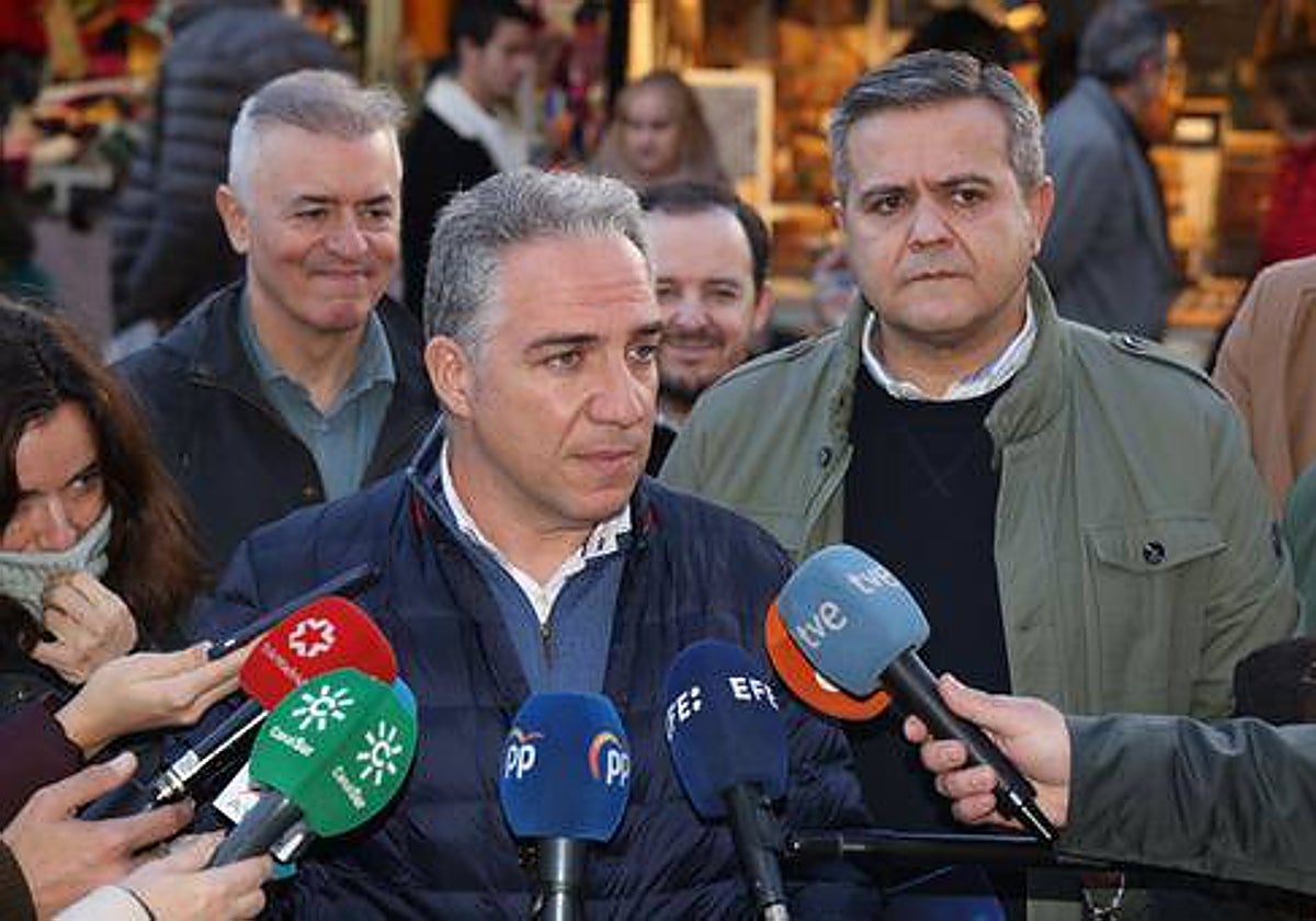 El coordinador general del PP, Elías Bendodo, este lunes en la Plaza de Colón de Madrid