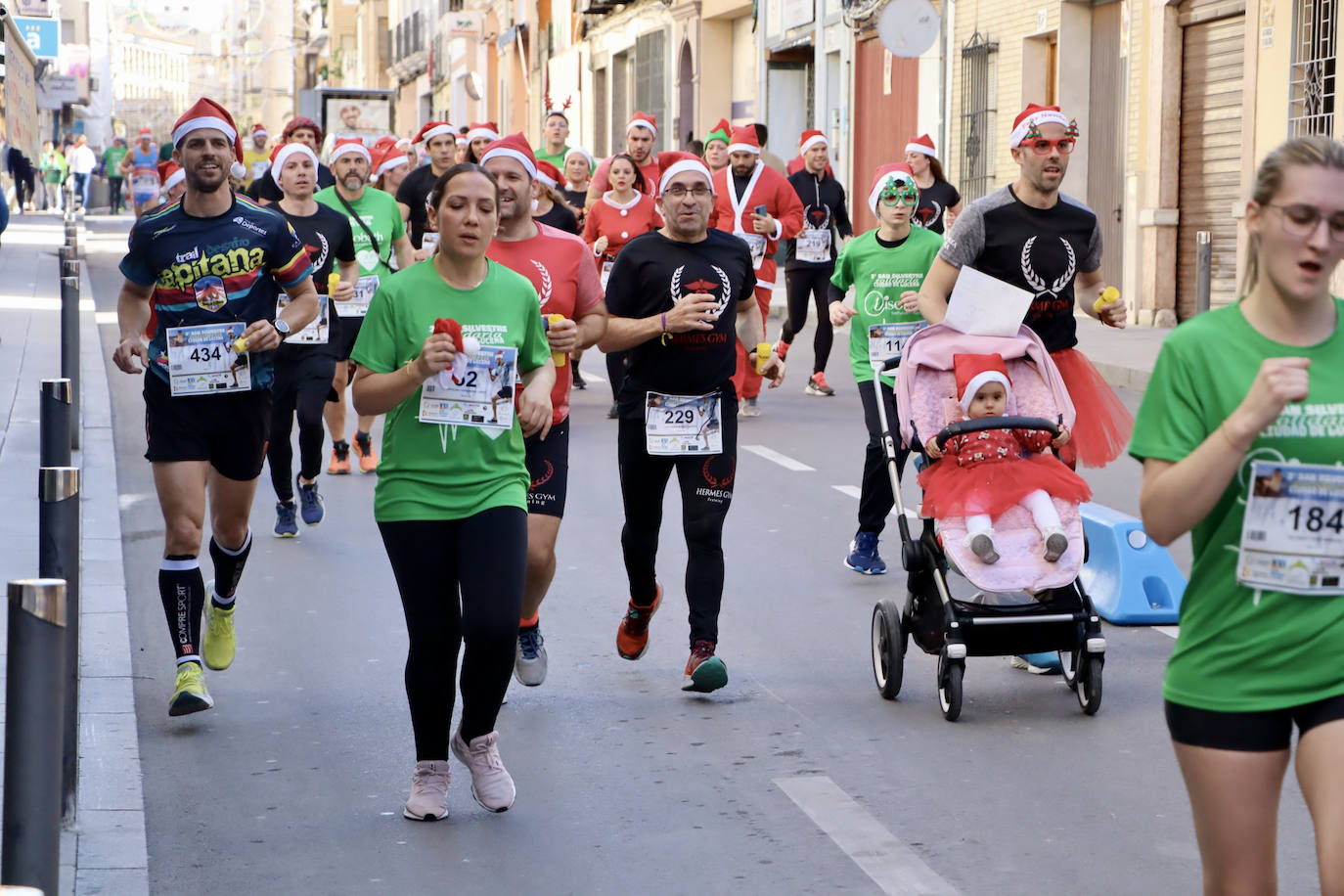 El ambientazo en la San Silvestre de Lucena, en imágenes