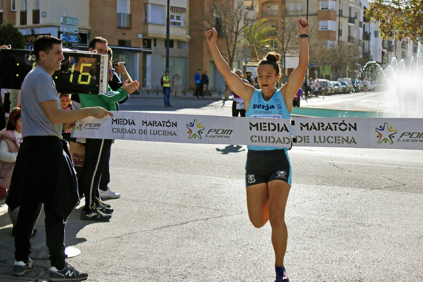 El ambientazo en la San Silvestre de Lucena, en imágenes