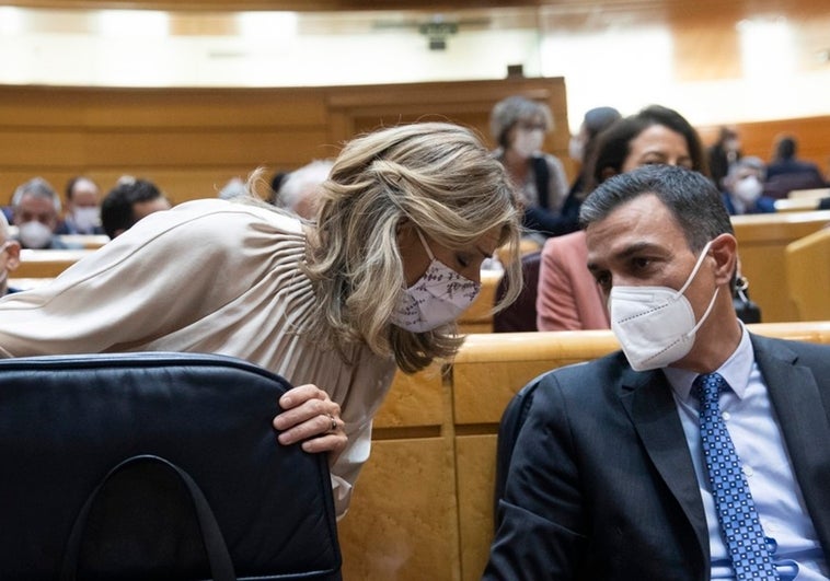 Pedro Sánchez y Yolanda Díaz pactan 'in extremis' un acuerdo que congelará los precios del alquiler seis meses