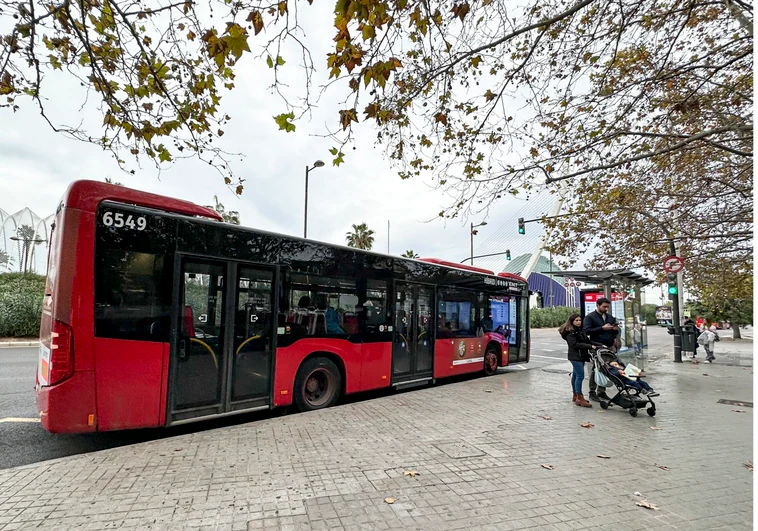 Autobuses de la EMT de Valencia gratis para menores de 30 años hasta el mes de julio de 2023
