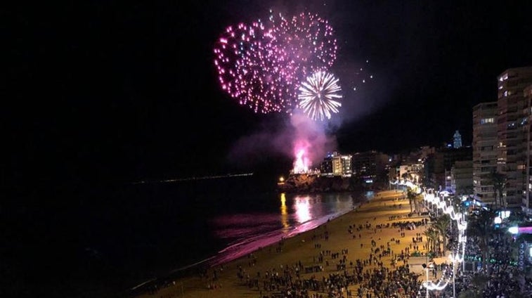 Fiesta de Nochevieja 2022 en Benidorm: campanadas desde la Puerta del Sol y el Big Ben para los británicos