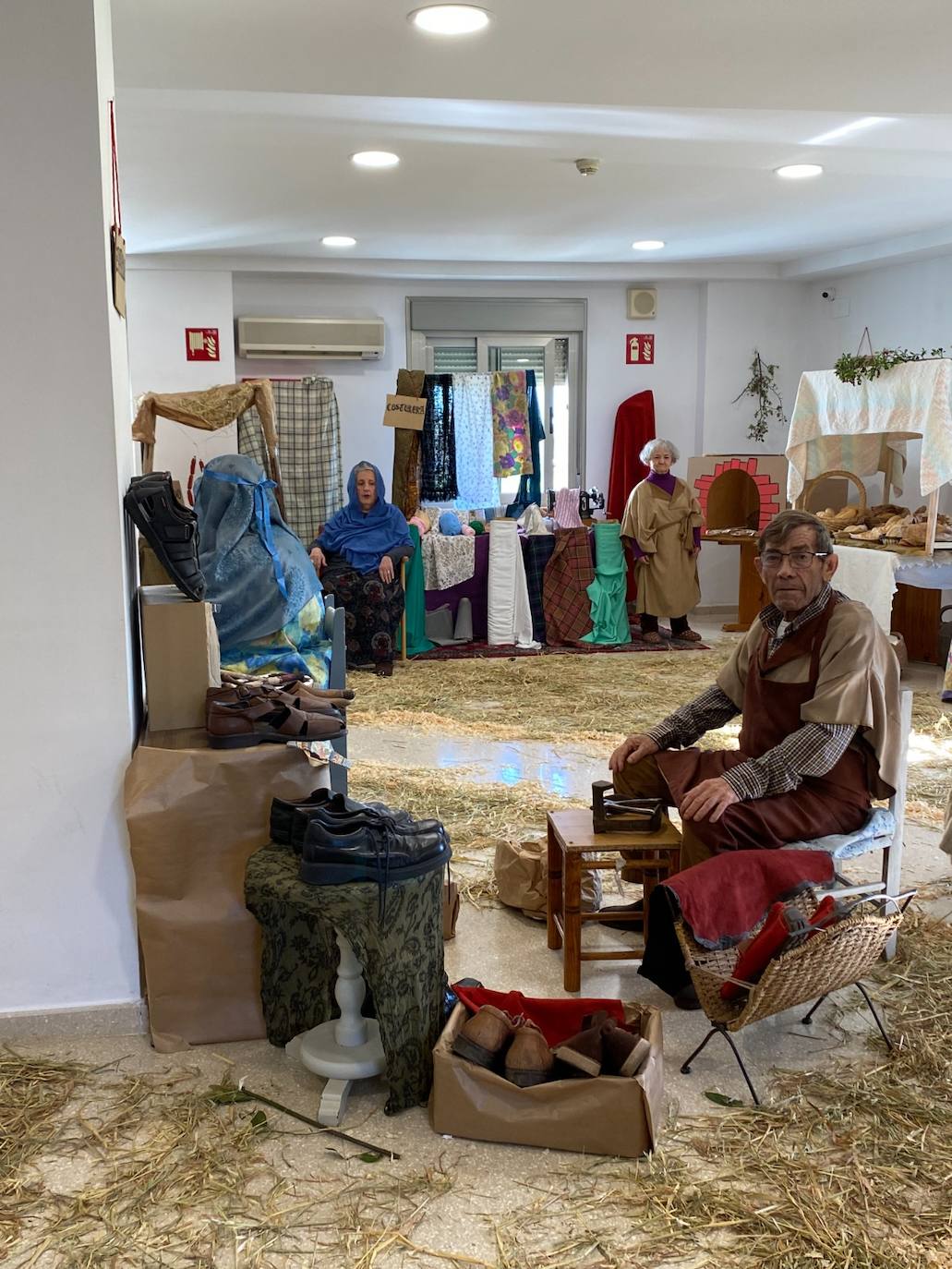 El Belén viviente de la residencia hogar San Pablo de Cáritas Córdoba, en imágenes