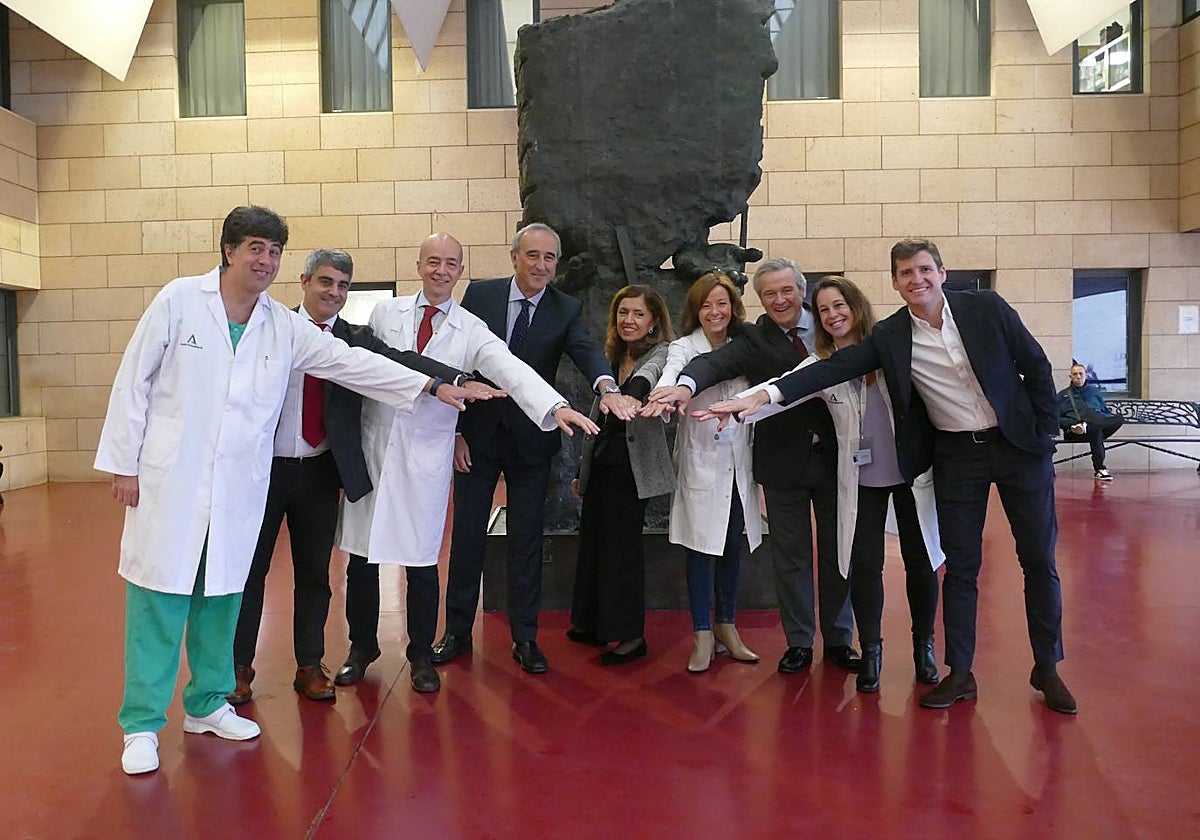 Responsables del Reina Sofía y San Juan de Dios, con la delegada de Salud