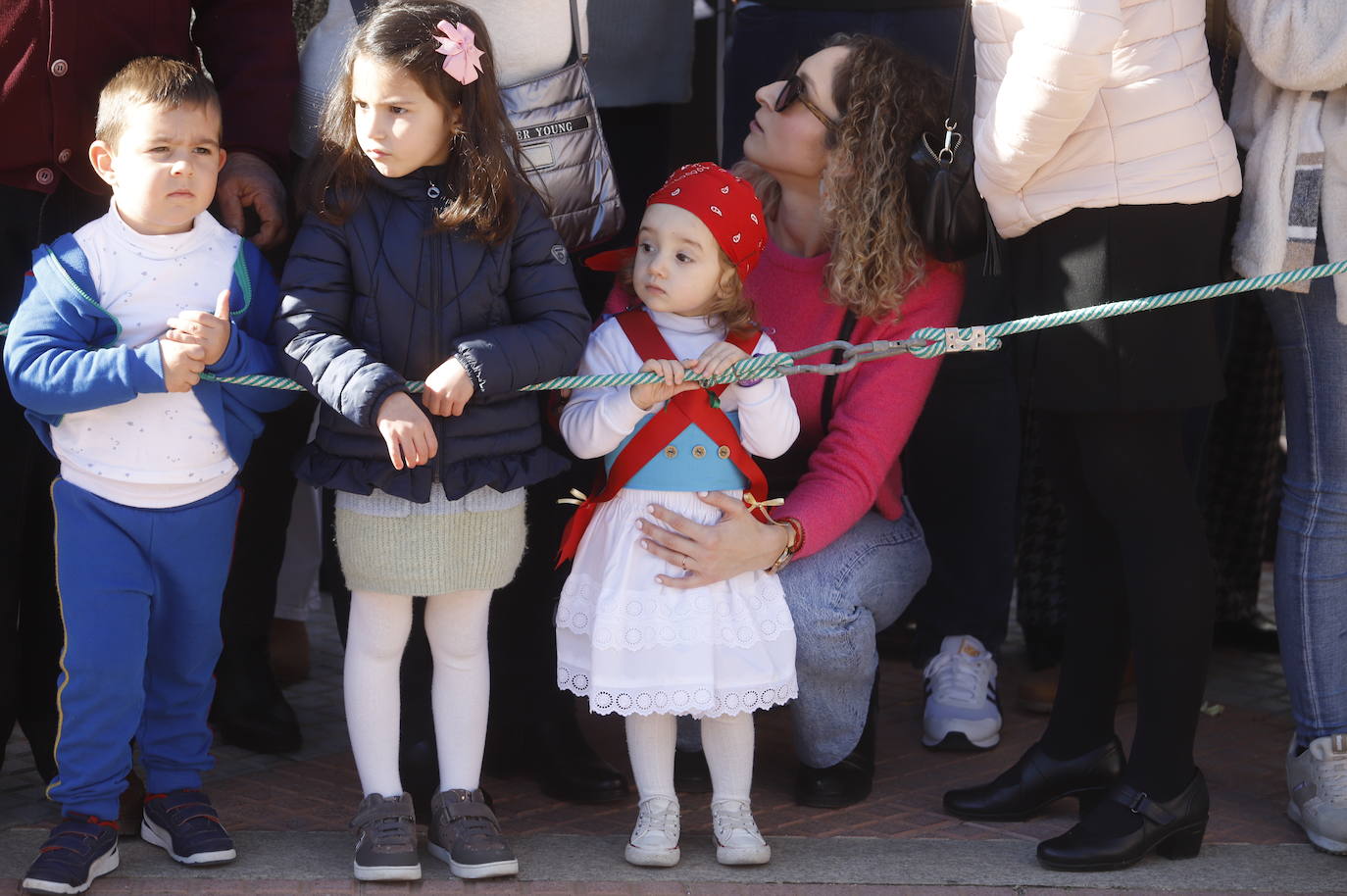 La danza de los locos toma las calles de Fuente Carreteros, en imágenes