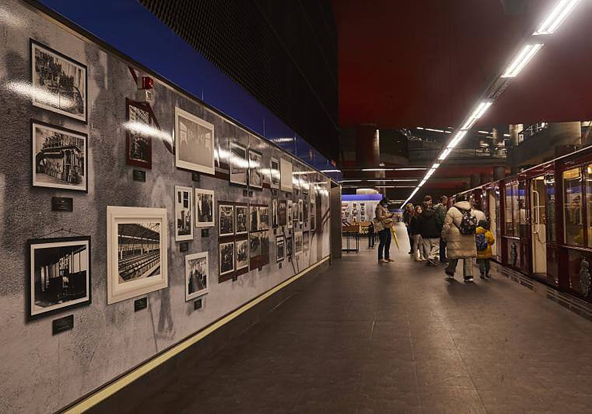 La exposición sobre los orígenes de Metro, en la estación de Chamartín