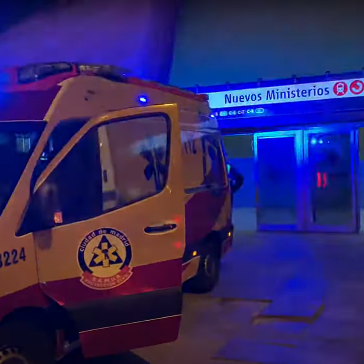 Herido grave un joven de 24 años tras caer por el hueco de una escalera de la estación de Nuevos Ministerios desde 8 metros