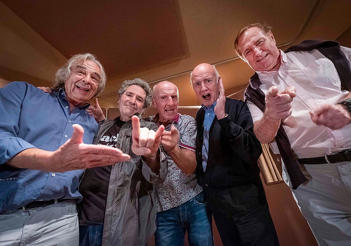 Pepe Barranco (derecha), acompañado por Manolo Pelayo, Micky, Miguel Ríos y Joaquín Torres