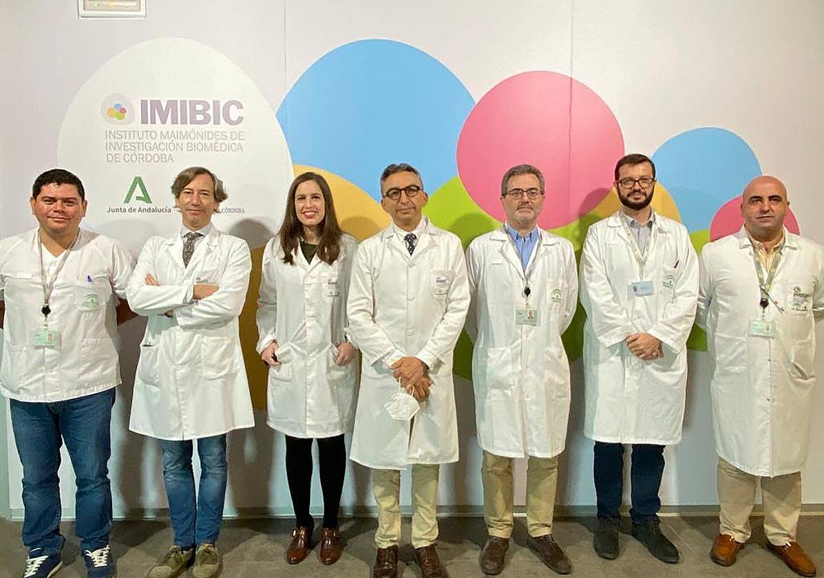 Equipo que participa en el estudio, liderado por el doctor López Miranda (centro)