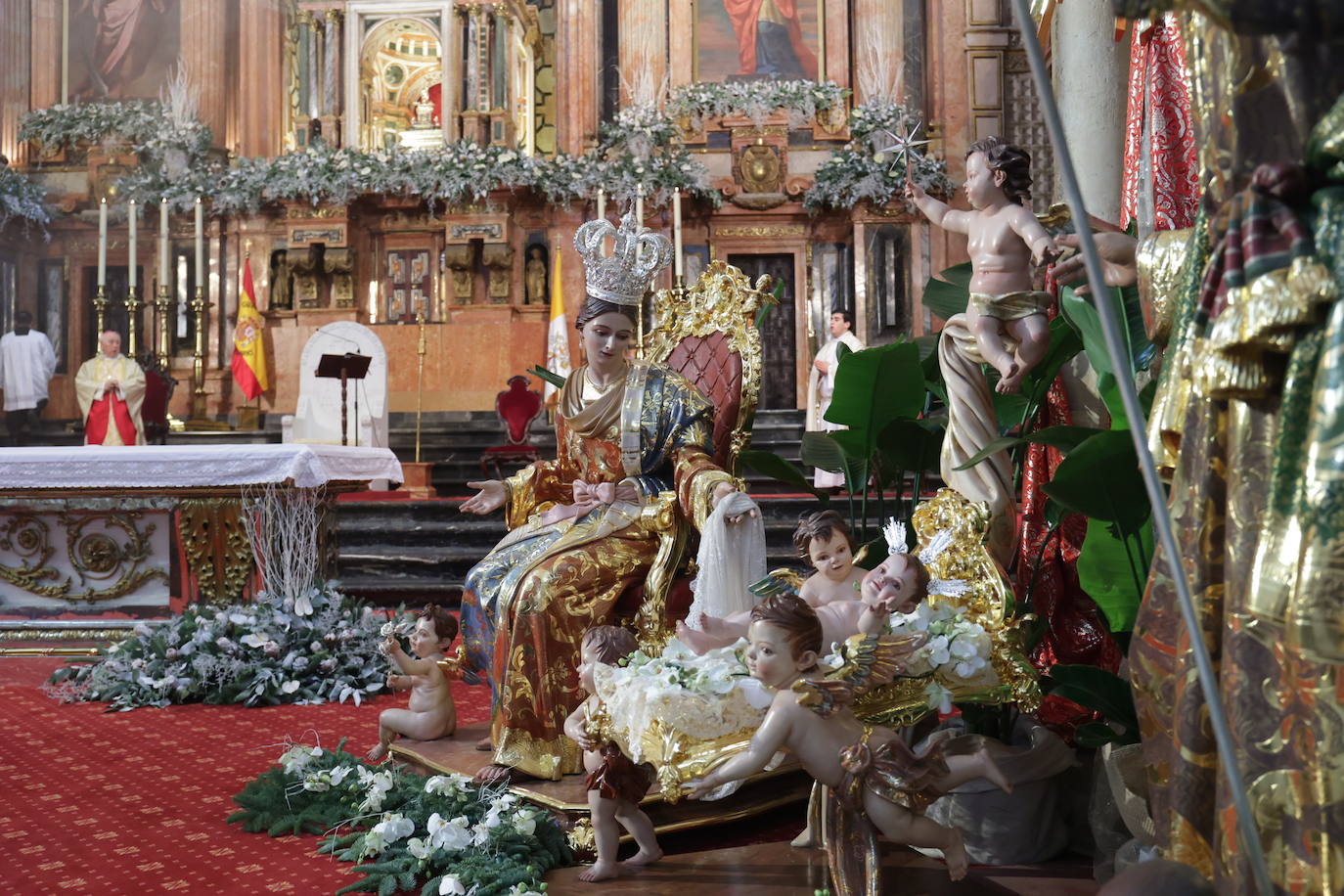En imágenes, la misa de la solemnidad de Santa María en la Catedral de Córdoba