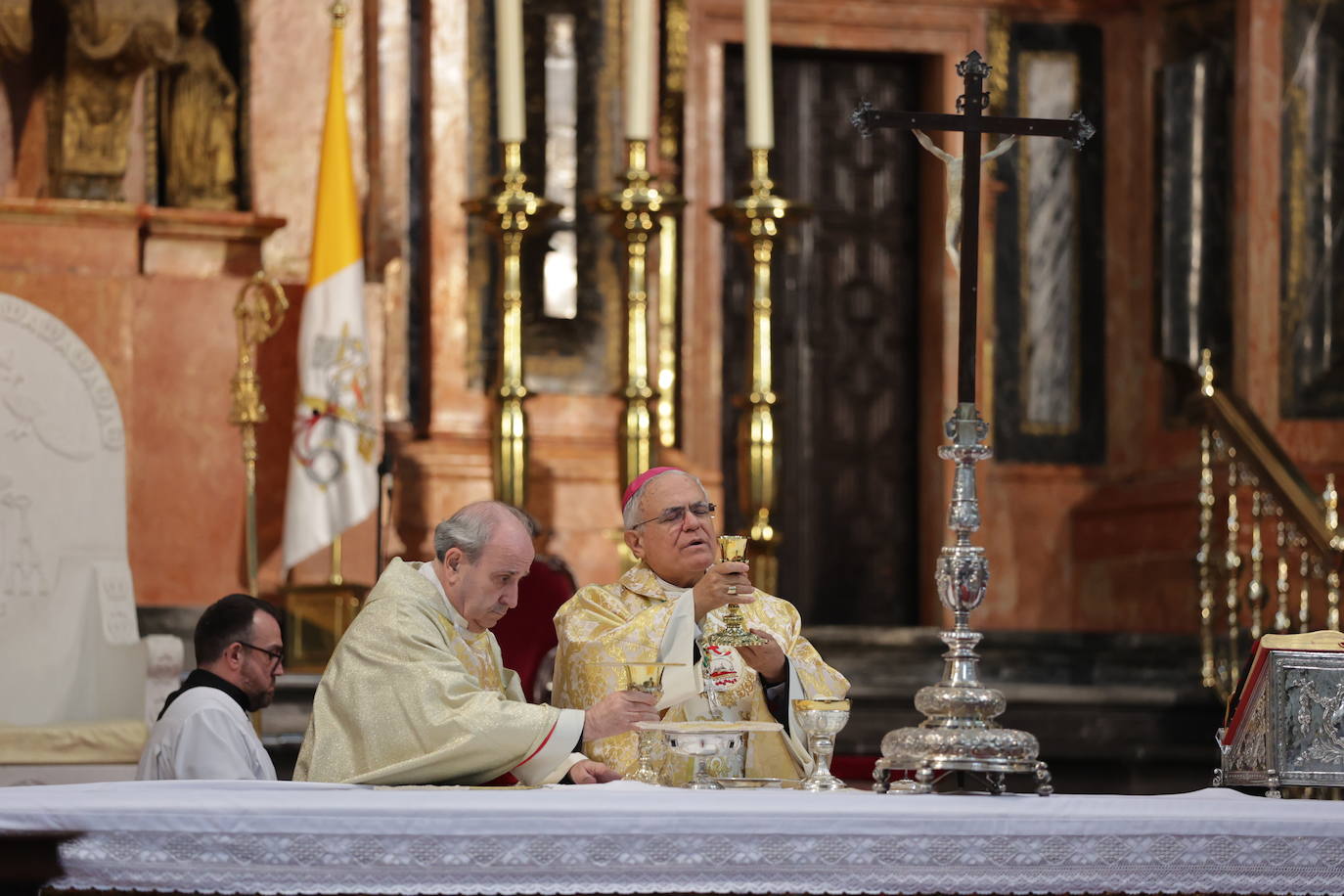 En imágenes, la misa de la solemnidad de Santa María en la Catedral de Córdoba