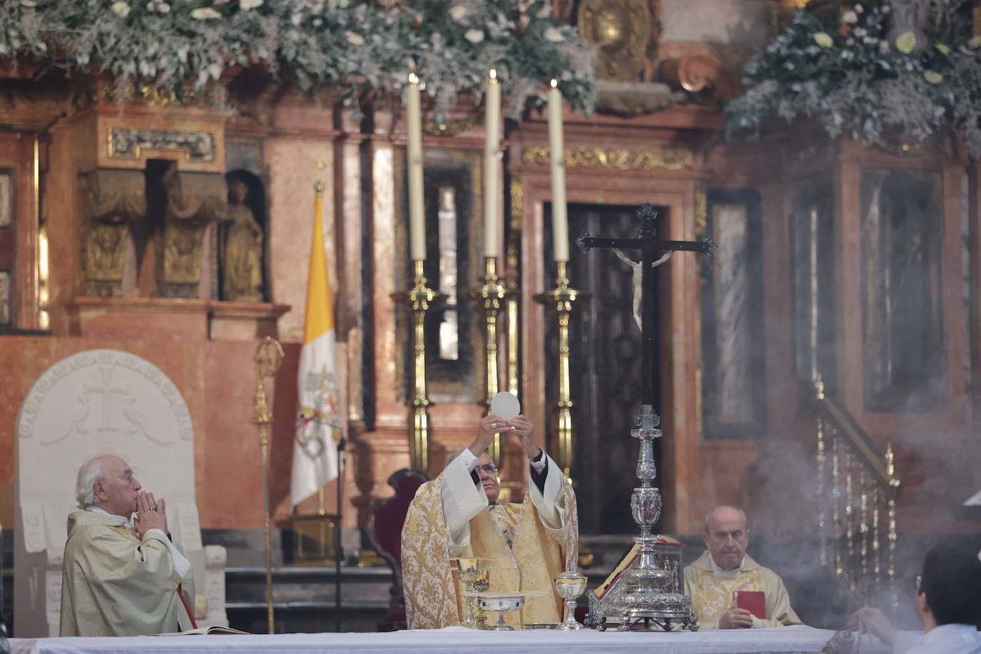 En imágenes, la misa de la solemnidad de Santa María en la Catedral de Córdoba