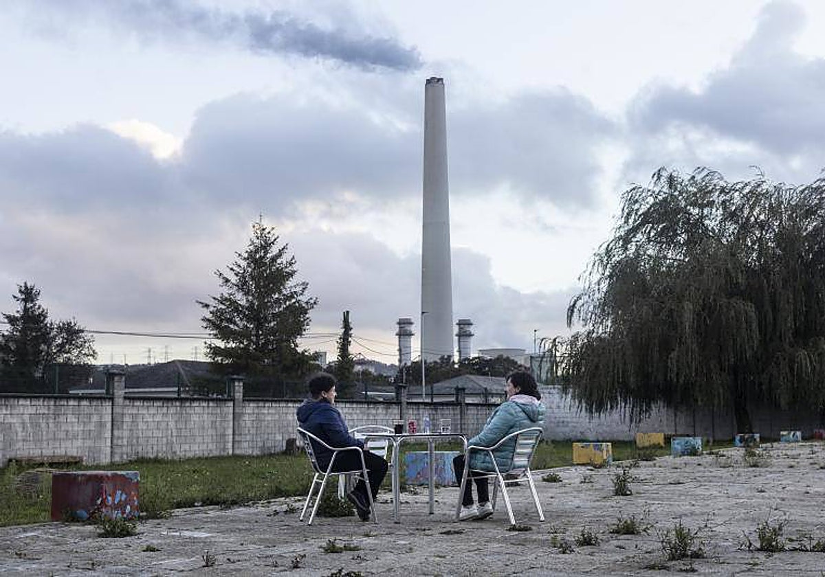 La chimenea de la central térmica de As Pontes volvió a echar humo en 2022