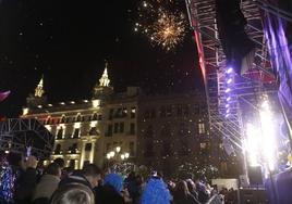 Miles de cordobeses despiden el año con una gran fiesta en la plaza de las Tendillas
