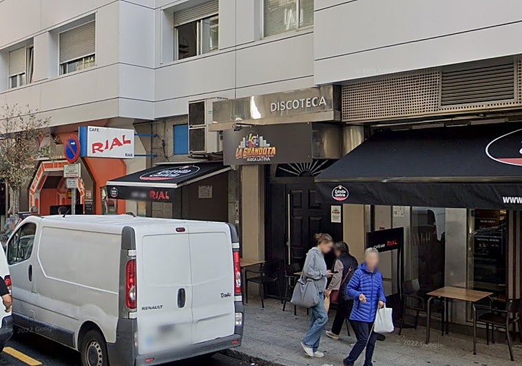 Dos personas graves tras una reyerta multitudinaria en el centro de Santiago