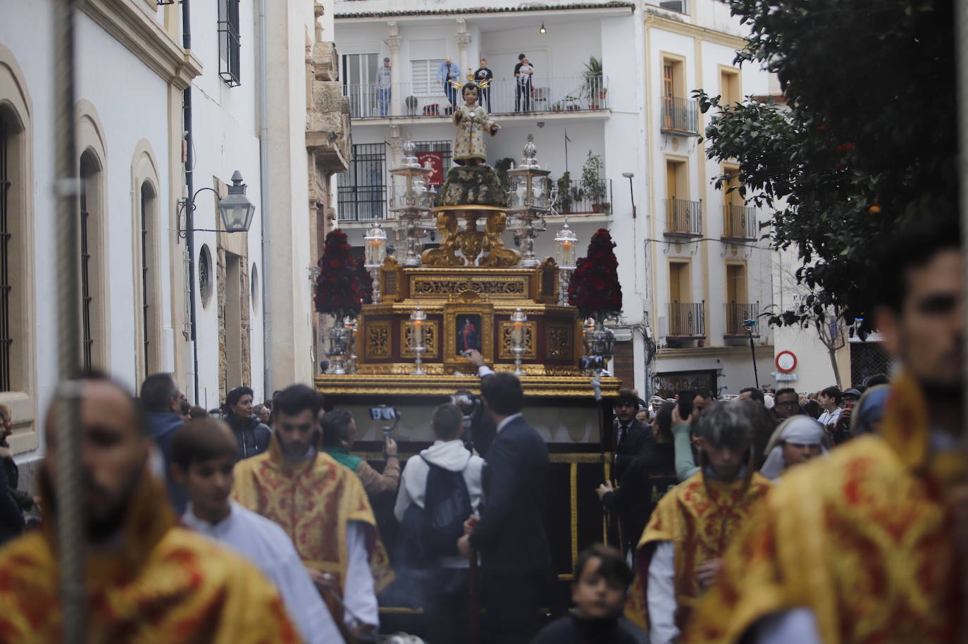 La procesión del Niño Jesús de la Compañía de Córdoba, en imágenes