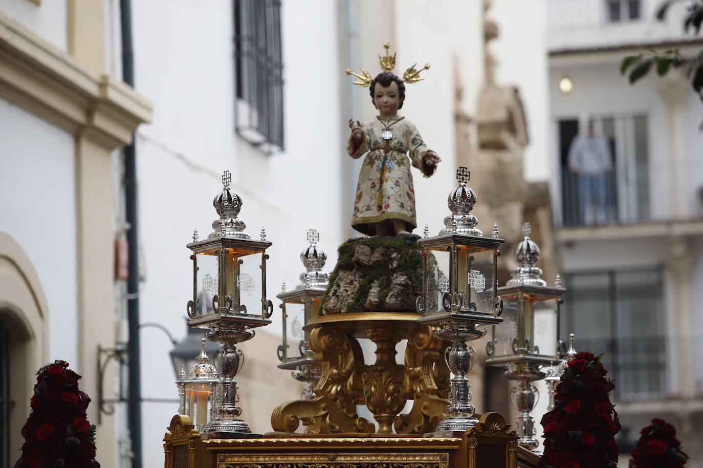 La procesión del Niño Jesús de la Compañía de Córdoba, en imágenes