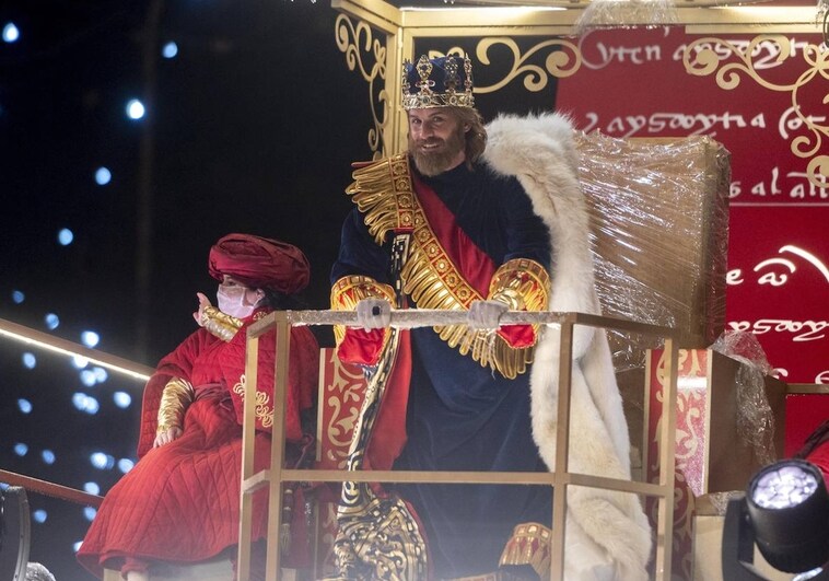 Banderas y emisarios renacentistas avisarán de la llegada de los Reyes Magos a Madrid