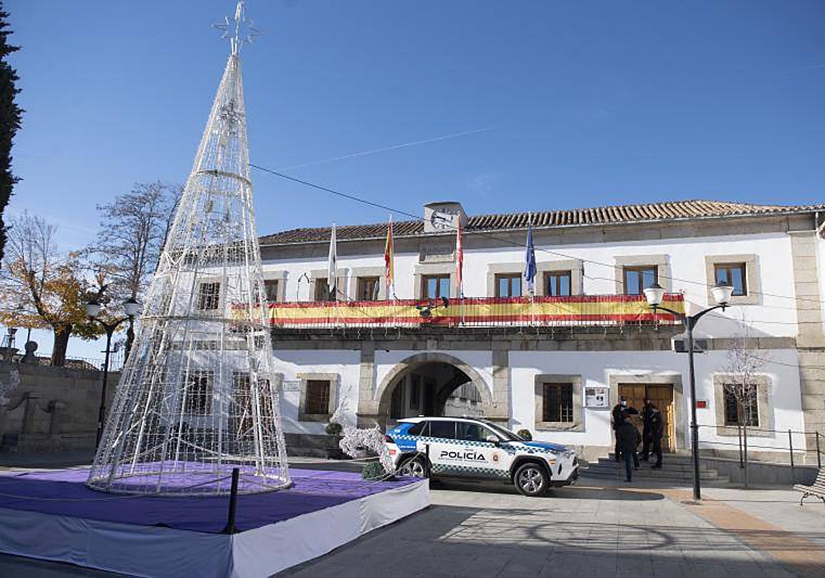 Registro policial en el Ayuntamiento de San Martín de Valdeiglesias