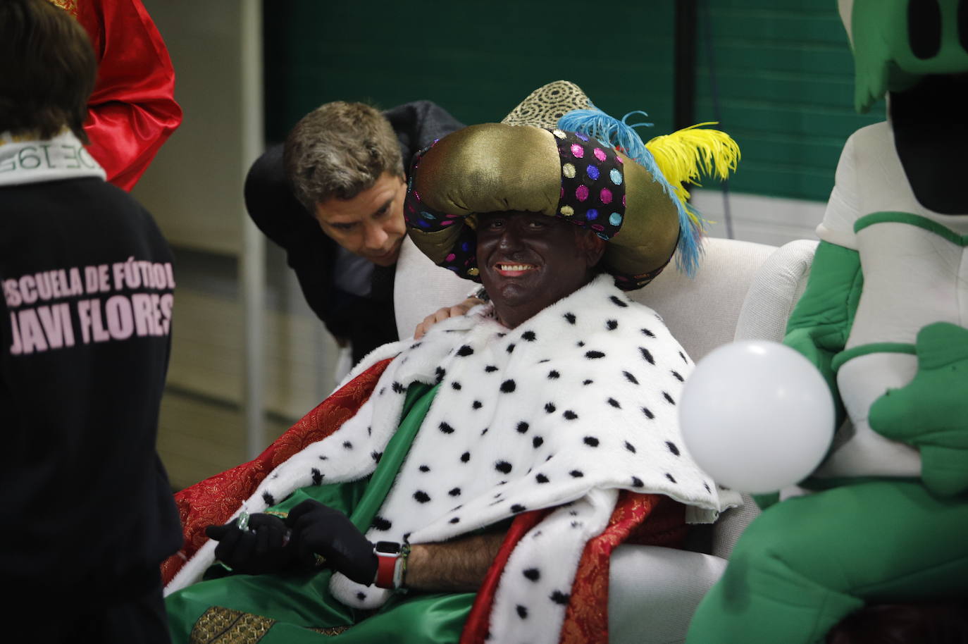 Las impresionantes colas para ver a los Reyes Magos en El Arcángel, en imágenes