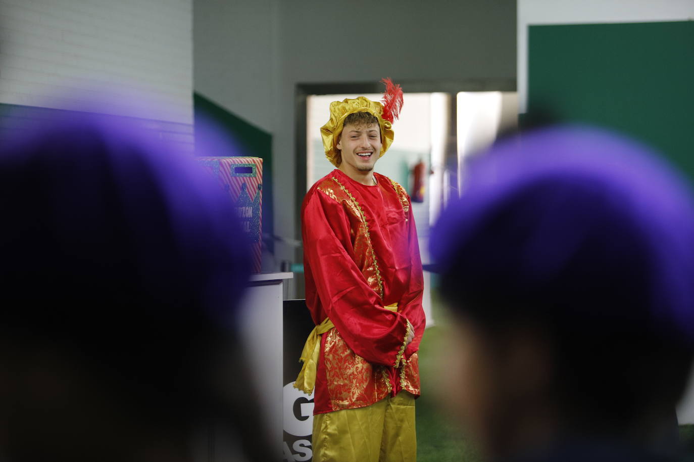 Las impresionantes colas para ver a los Reyes Magos en El Arcángel, en imágenes