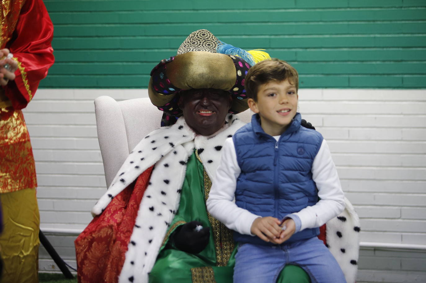 Las impresionantes colas para ver a los Reyes Magos en El Arcángel, en imágenes