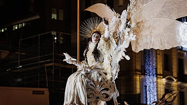 La Dama de la Noche a su paso por el paseo de la Castellana