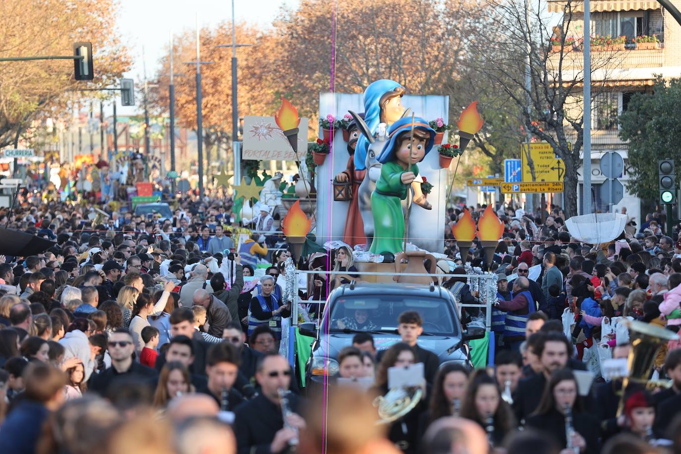 El arranque de la Cabalgata de Reyes de Córdoba 2023, en imágenes