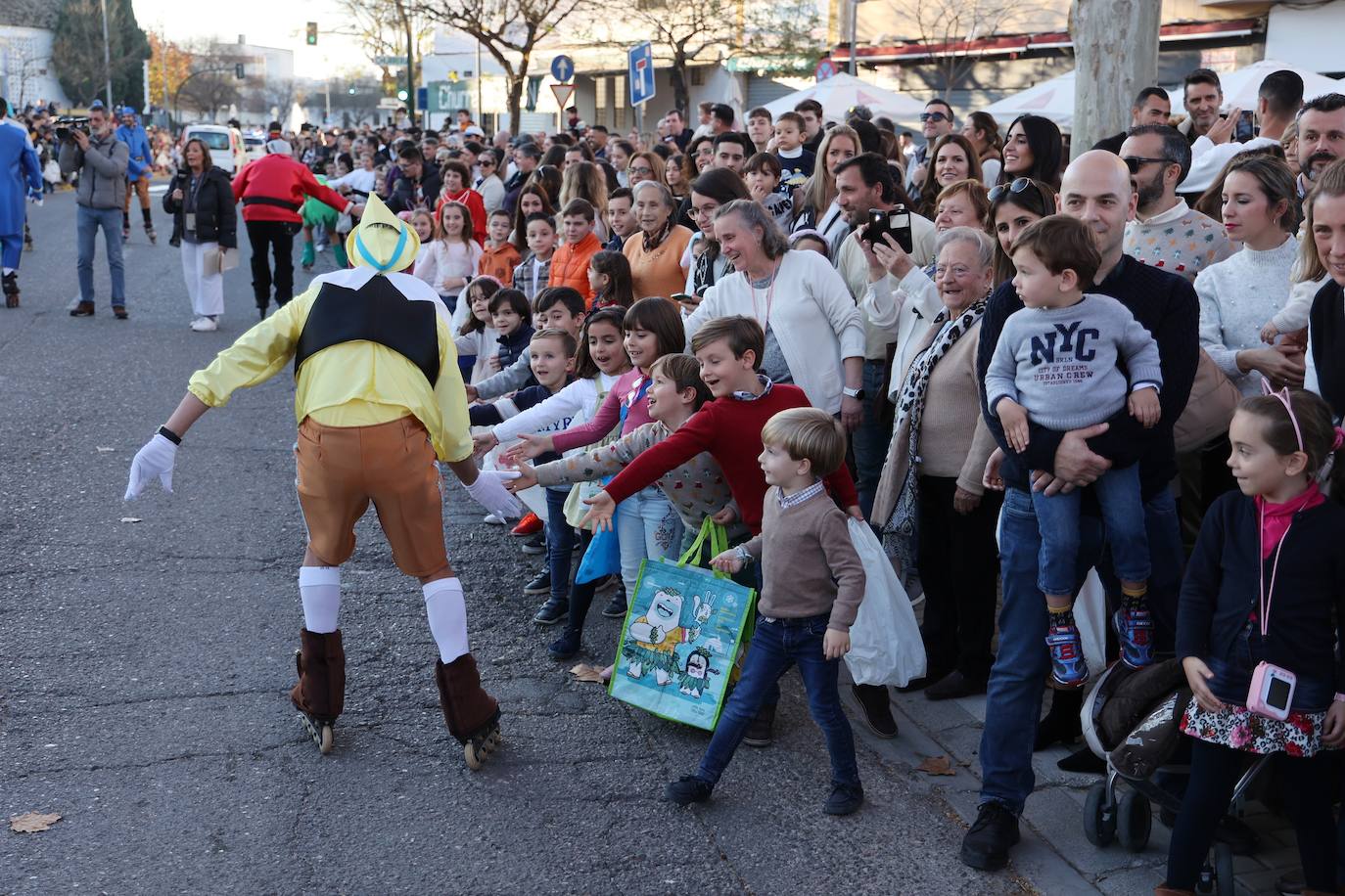 El arranque de la Cabalgata de Reyes de Córdoba 2023, en imágenes