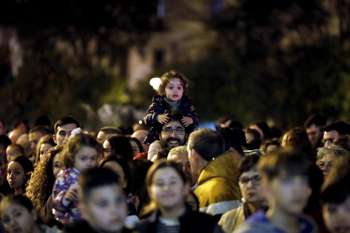 El multitudinario final de la Cabalgata de los Reyes Magos de Córdoba, en imágenes