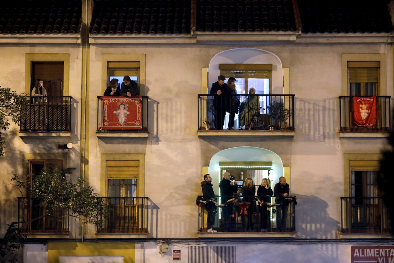 El multitudinario final de la Cabalgata de los Reyes Magos de Córdoba, en imágenes
