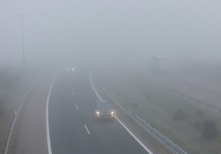 La Aemet mantiene el aviso amarillo por niebla, que afecta a varios tramos de carreteras