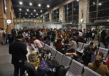Reparada la avería que ha dejado a dos mil viajeros parados en la estación del AVE de Córdoba