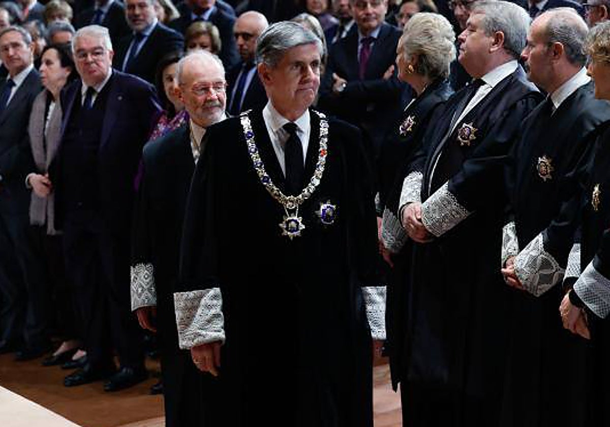 El presidente del TC, Pedro González Trevijano, en la toma de posesión de los nuevos magistrados
