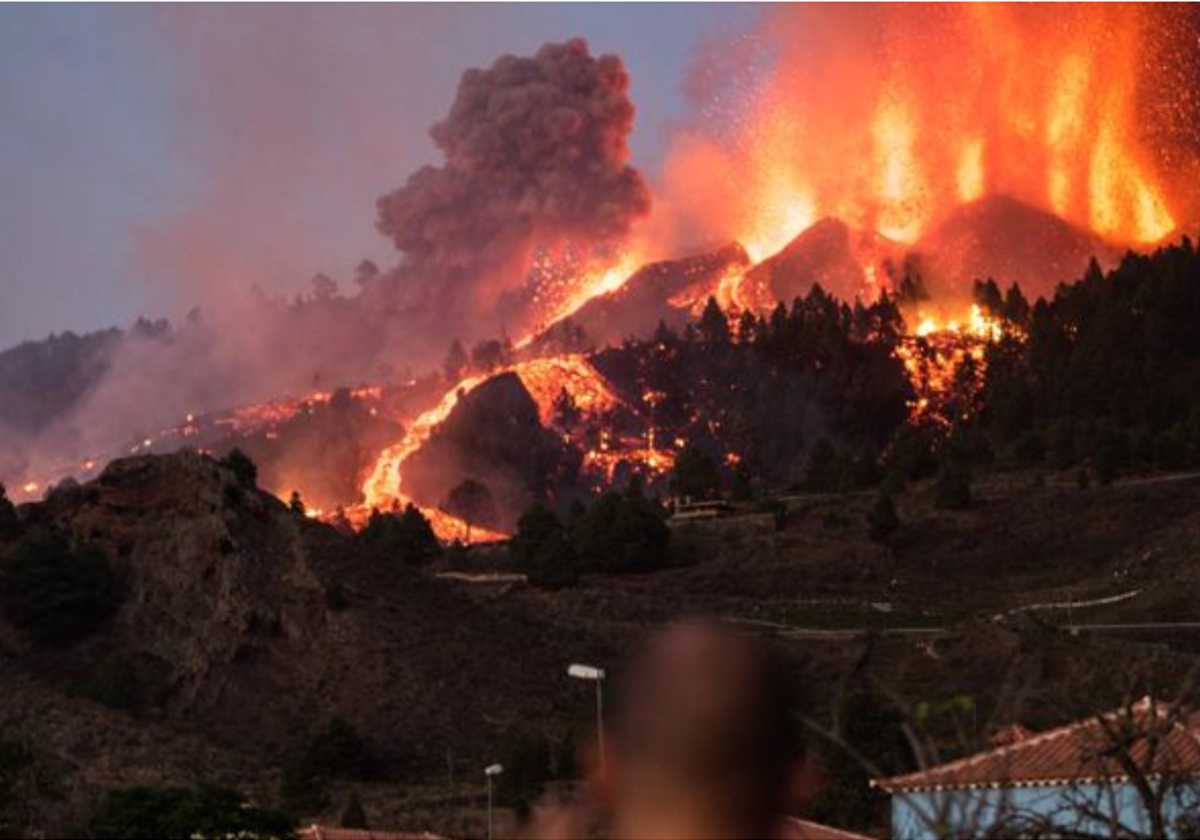 El volcán avanza hacia el Valle de Aridane en los primeros días de la erupción