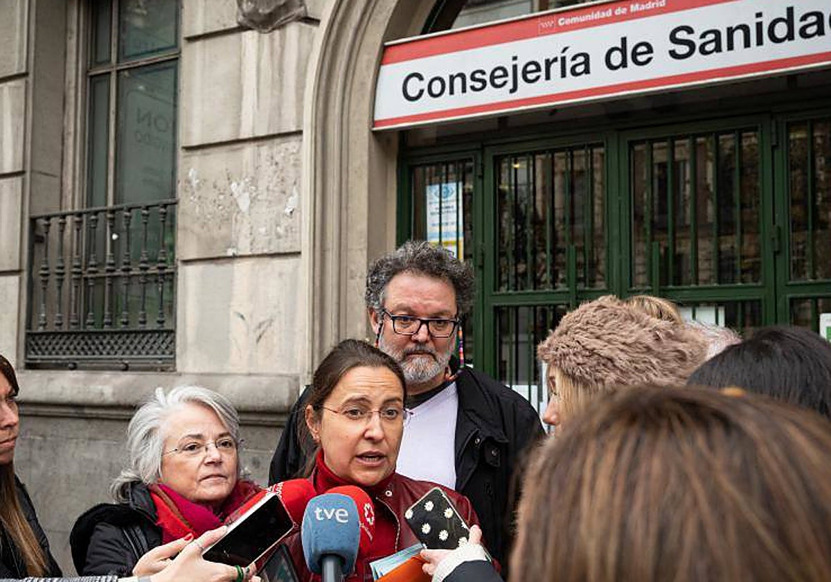 Ángela Hernández, secretaria general de Amyts, a la entrada de la reunión