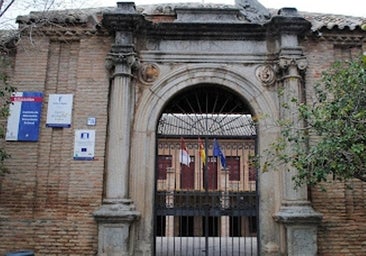 Denuncian que la Junta no facilita a las familias del Casco escolarizar a sus hijos en el instituto del barrio, el IES Sefarad