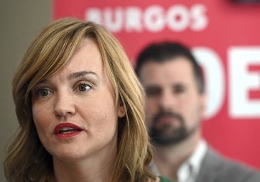 La ministra de Educación compara la política de la Junta sobre el aborto con 'El cuento de la criada'